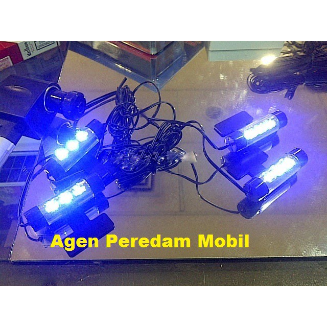 Lampu Led Kolong Dashboard Interior Kabin - Footstep 4 Posisi 3 Led - Praktis Colok Lighter Mobil