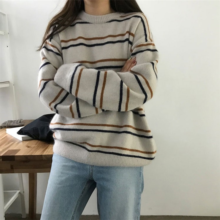 Sweater Model Round Neck Lengan Panjang Motif Garis Untuk Wanita