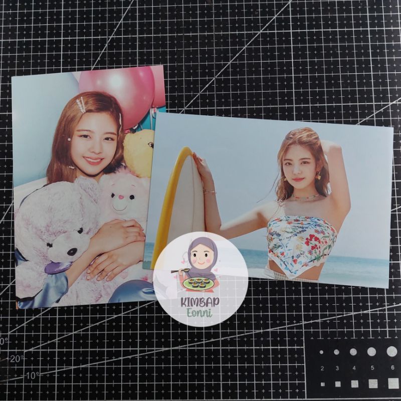 ITZY LIA OFFICIAL POSTCARD 2022 SEASON GREETINGS