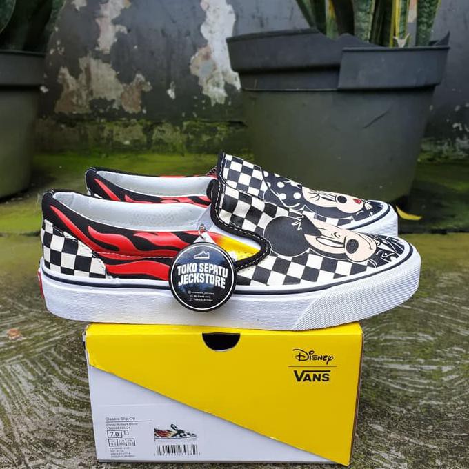SEPATU KIDS VANS x DISNEY CLASSIC SLIPON MICKEY & MINNIE CHECKERBOARD - 29 DISKON