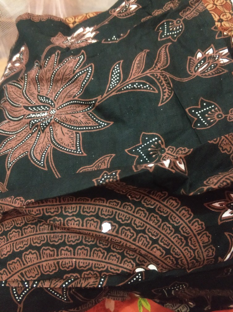 Maura Couple - Sania Ruffle Batik Couple Ori Ndoro Jowi Garansi Termurah Shopee -  Batik Modern Solo