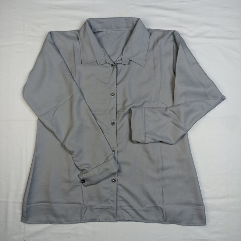 Kemeja Wanita Basic Polos Putih Hitam Atasan Blouse Casual Lengan Panjang Hem Kerja Kantor Formal Bahan Moscrepe-Abu