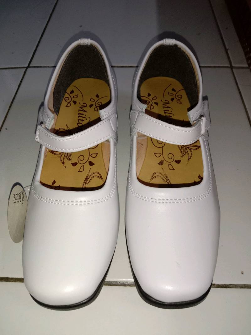 Cod-sepatu Pantovel Wanita / Sepatu Paskibra Wanita Hitam/putih