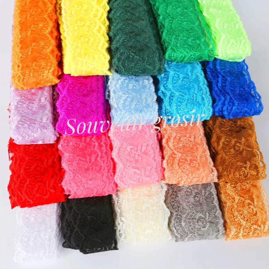 Renda kaca bunga mawar