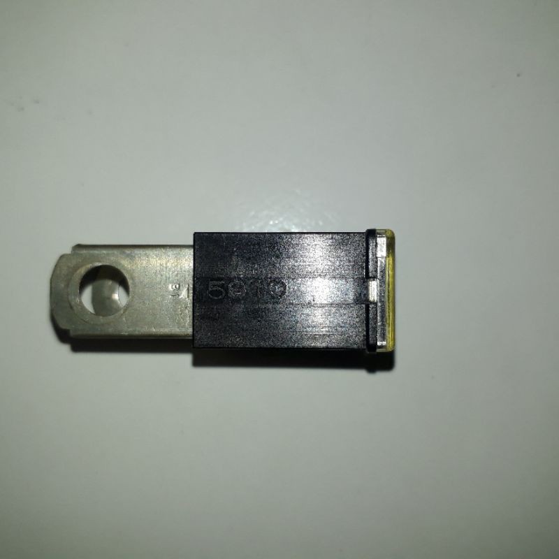 Sekring Pusat 80A Warna Hitam Kaki Untuk Hyundai