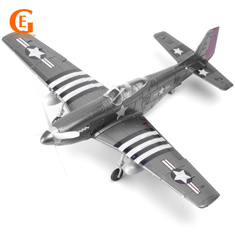 Mainan Rakitan Balok Bangunan Model Pesawat Tempur Mustang P-51 4D 1 / 48