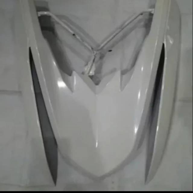 tameng panel depan kecil mio m3 putih orisinil ygp
