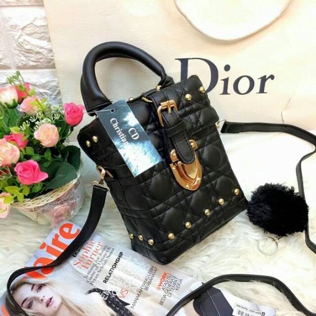 TAS C . DIOR STUDE MINIFIT(TAS SELEMPANG,TERBARU)