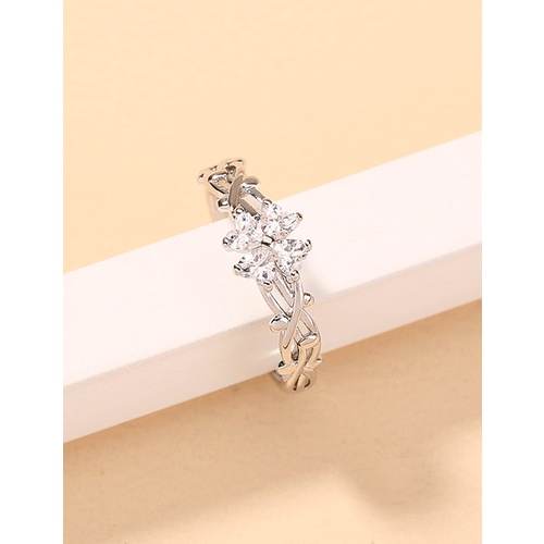 LRC Cincin  Fashion Silver Four-leaf Clover Openwork Pattern Open Ring P57535