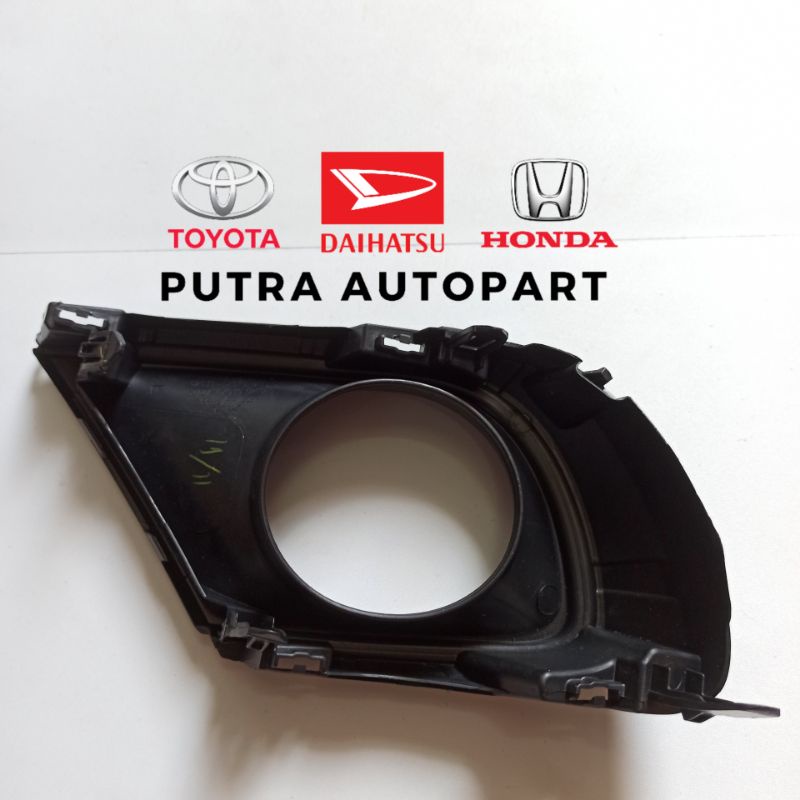 cover foglamp innova 2012-2015 model ada Chrome original