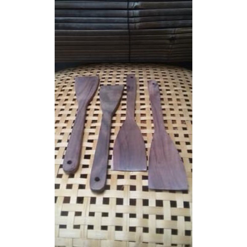 

Sepatula Sotil Kayu Coklat P32