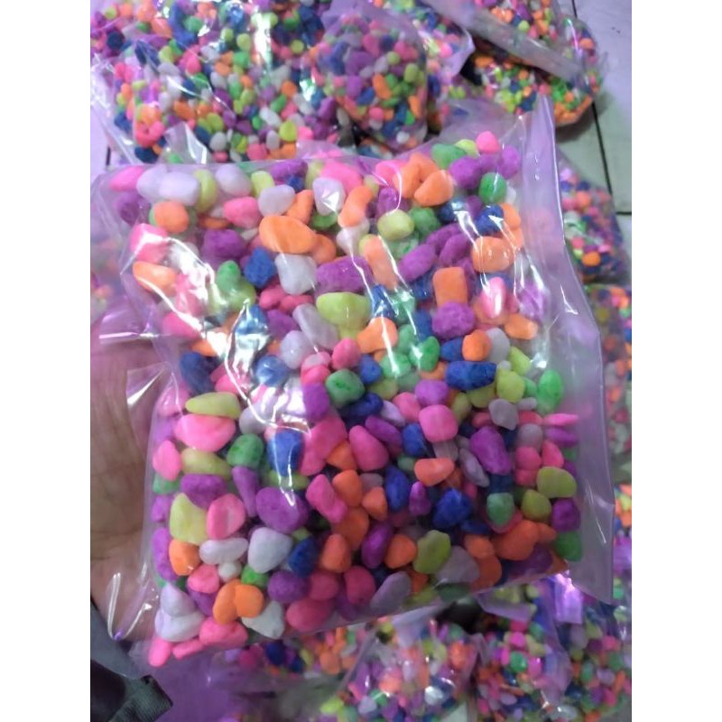 Batu warna warni/ batu hiasan aquarium/ batu hiasan pot/ batu hiasan taman