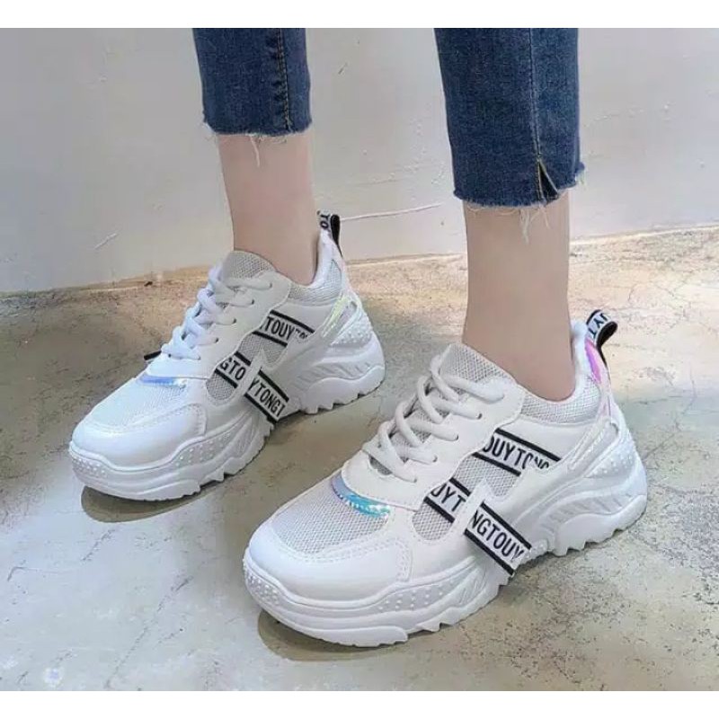 sepatu wanita sneaker terlaris masa kini ub 38