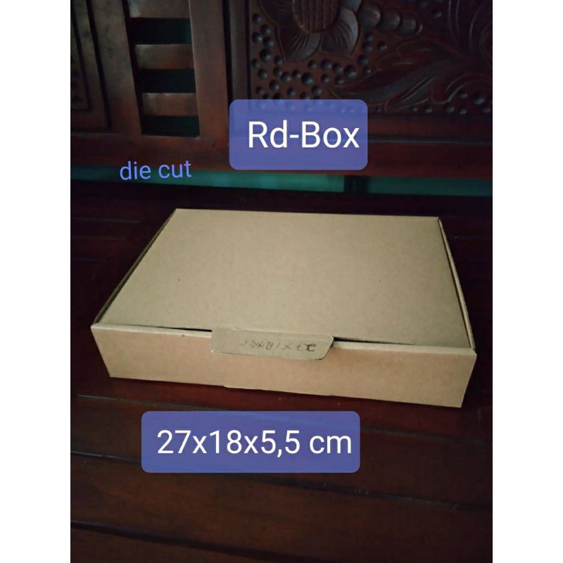 

Kardus murah/karton packing/box die cut ukuran 27x18x5,5 cm model kardus pizza ukuran donat 6 pcs