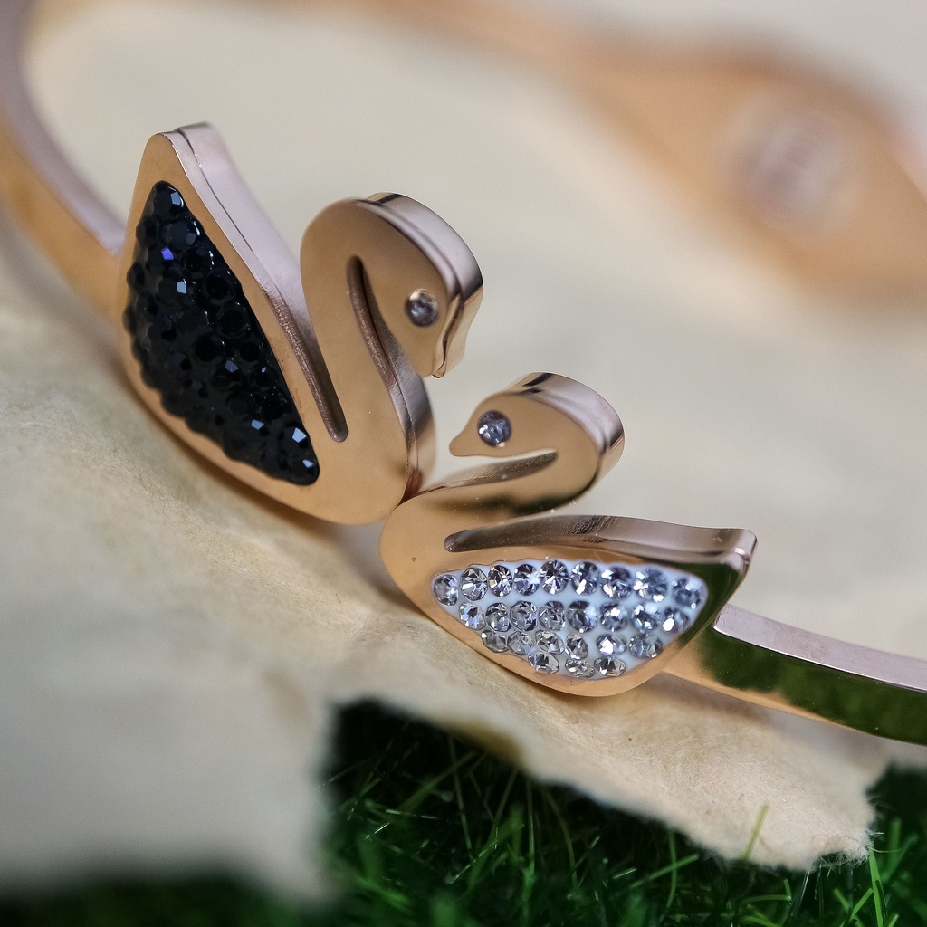 Gelang bangle angsa hitam putih titanium korea style anti karat