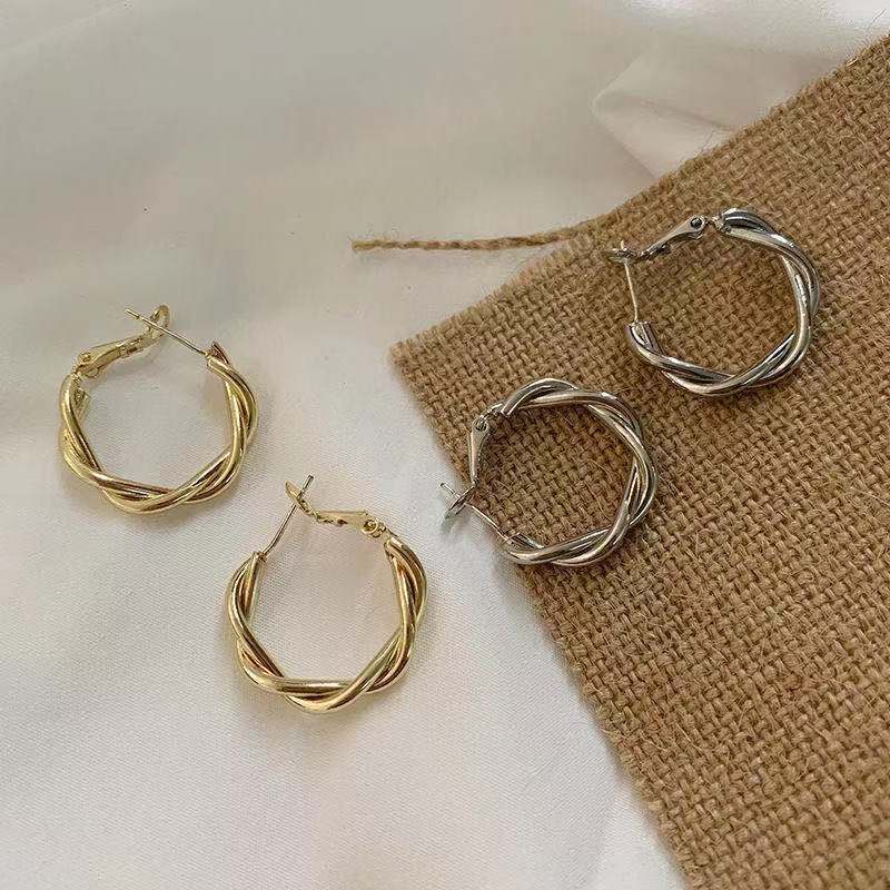 Anting Tusuk Model Twist Gaya Korea Untuk Wanita