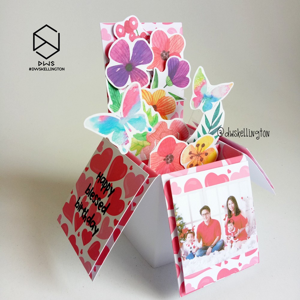 

Kotak Hadiah Pop Up Flower Box Valentine Couple Anniversary Watercolor