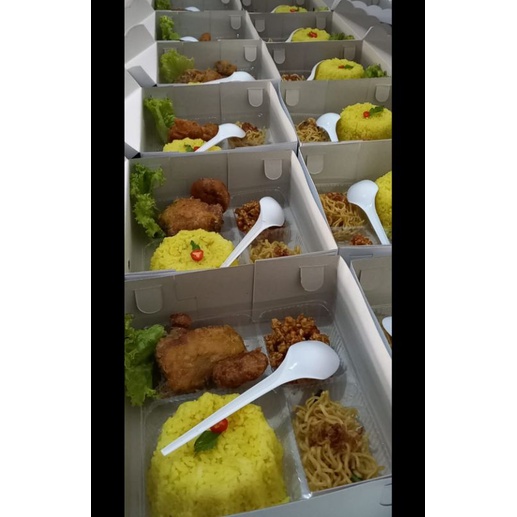 

Nasi kuning ekonomis Ulil kitchen