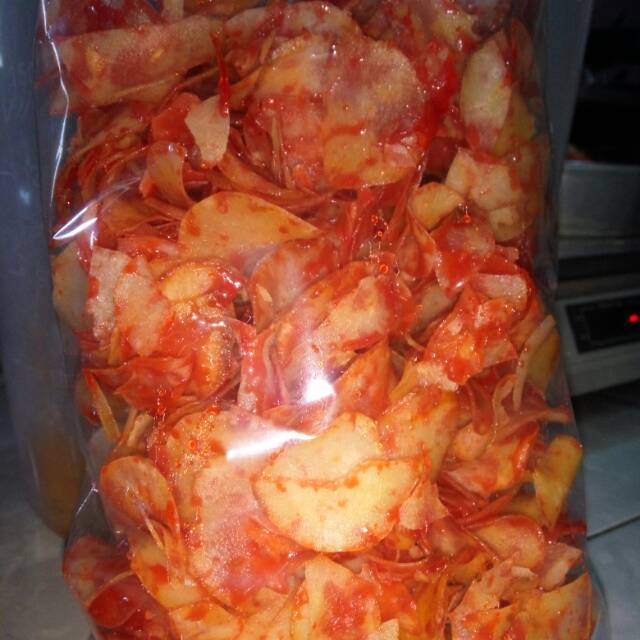 

Makanan ringan keripik singkong balado