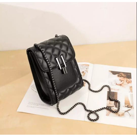 Tas HP dan uang wanita terbaru 2022 kekinian tali rantai / sling bag wanita anak muda / Tas Wanita T