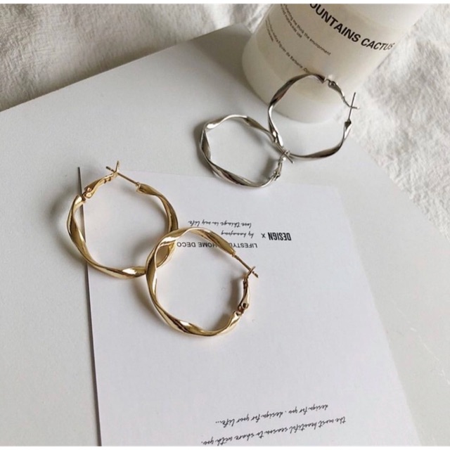 Lily Gold Earings