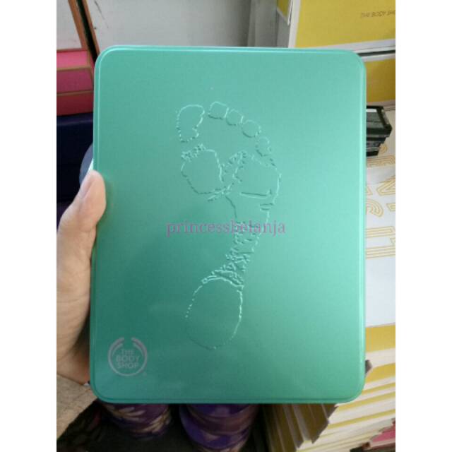 

BOX KALENG TIN KOTAK TEMPAT KADO EMBOSS KAKI BODY SHOP