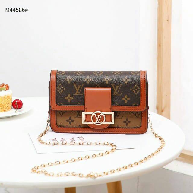 Waist Bag Tas Selempang Fanny Wanita LV Dauphine