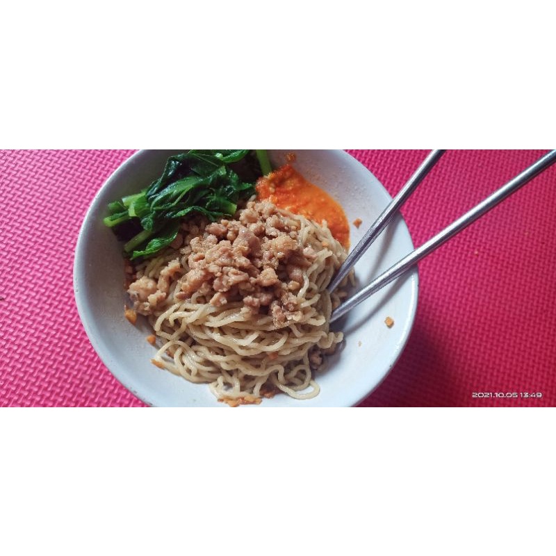 

Bakmie ayam bawang putih