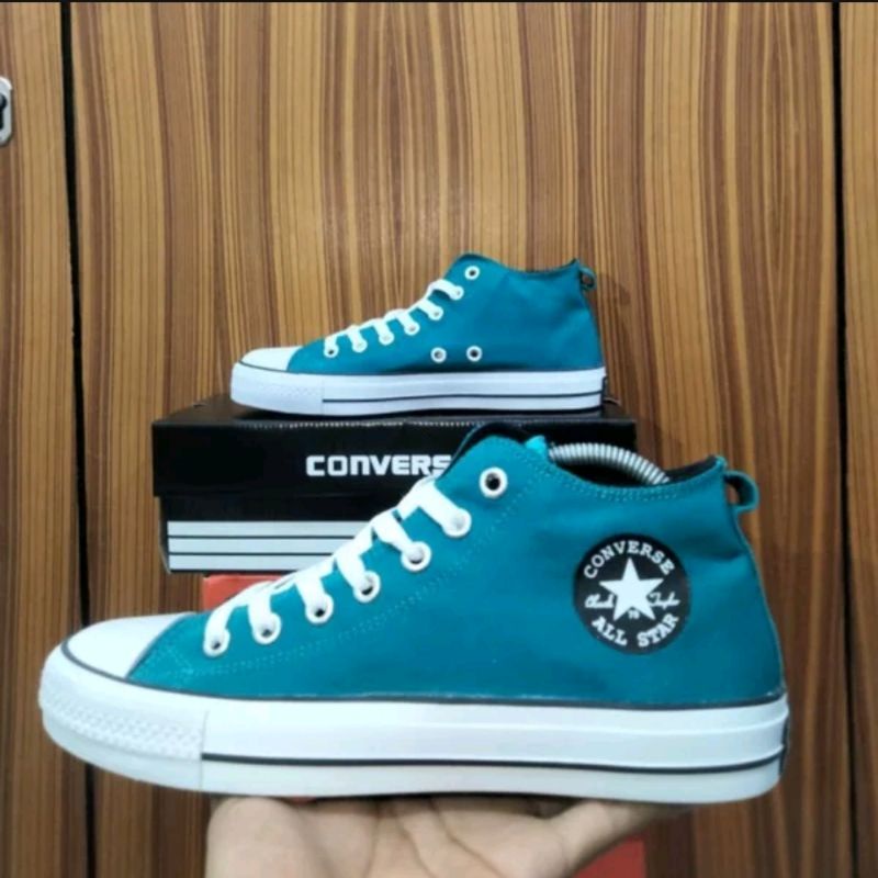 sepatu semi boot converse