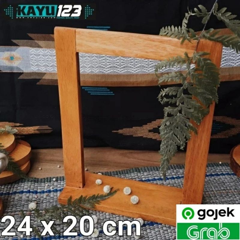 

WOODEN STAND DISPLAY 24 X 20 CM STAND MENU (WD-07)