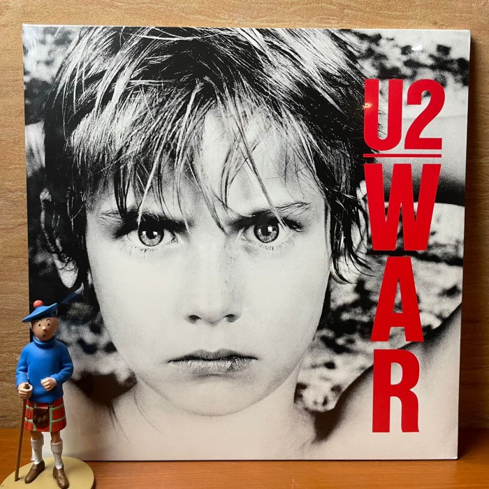 PIRINGAN HITAM / VINYL U2 - WAR