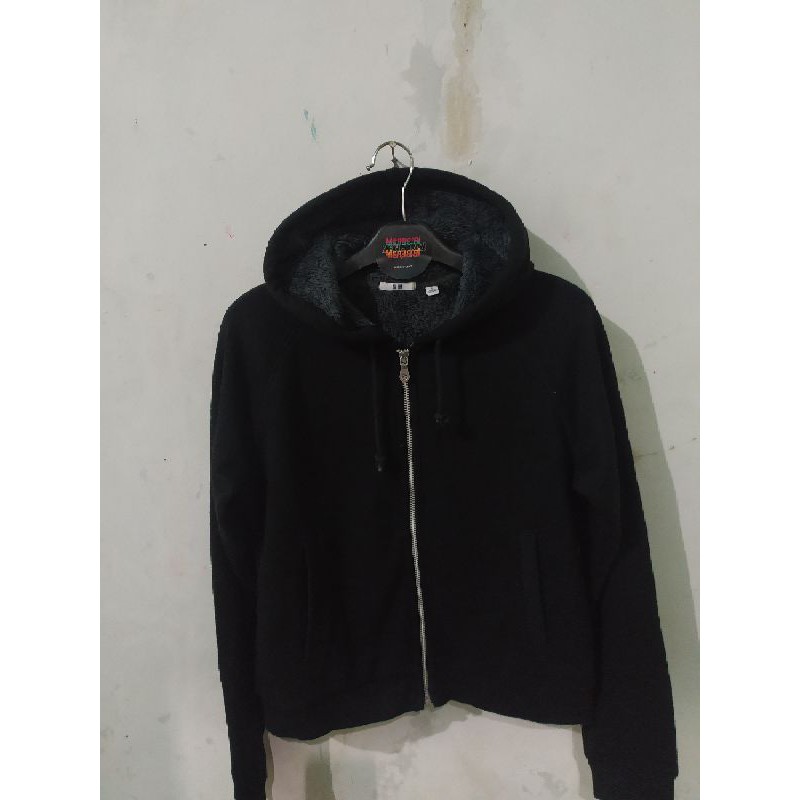 Zip hoodie uniqlo sherpa hitam