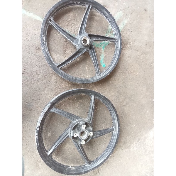 velg velek recing supra 125 dis./ dobel dis depan belakang cakram.barang asli copotan original