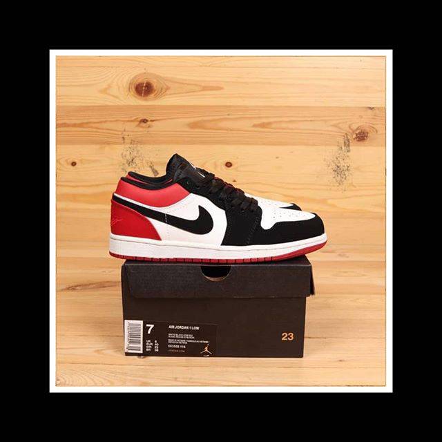 Nike Air Jordan 1 Low Black Toe