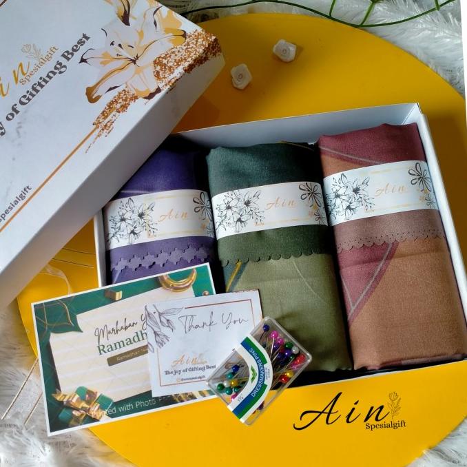 

Premium Product!!! Hampers Jilbab Lebaran Idul Fitri Kado Ulang Tahun Anniversary Wisuda - Paling Dicari