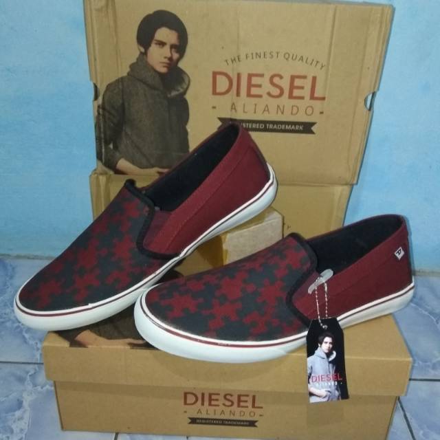 Sepatu diesel pria/wanita