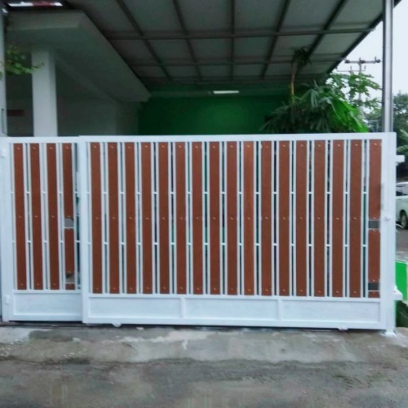 Jual pintu gerbang/pagar besi kombinasi woodplank motif kayu | Shopee