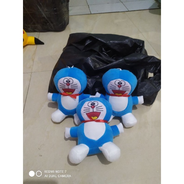 boneka mini doraemon