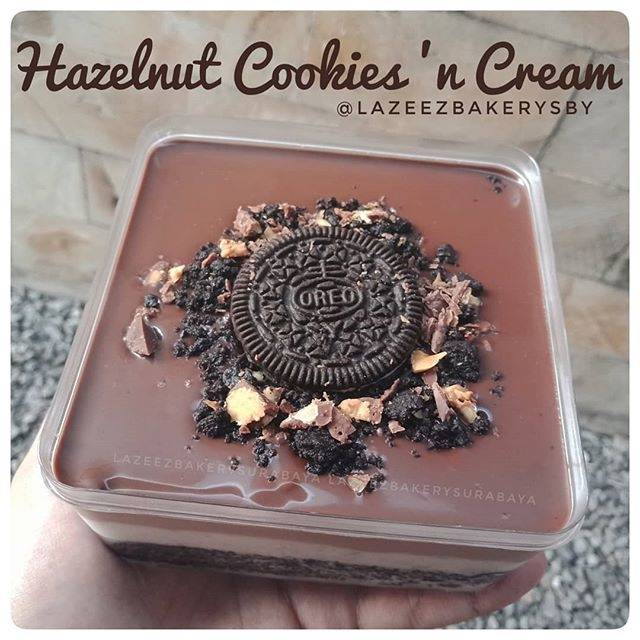 

HAZELNUT COOKIES & CREAM