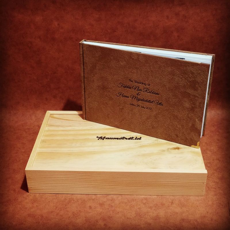 Paket album kayu 20x30