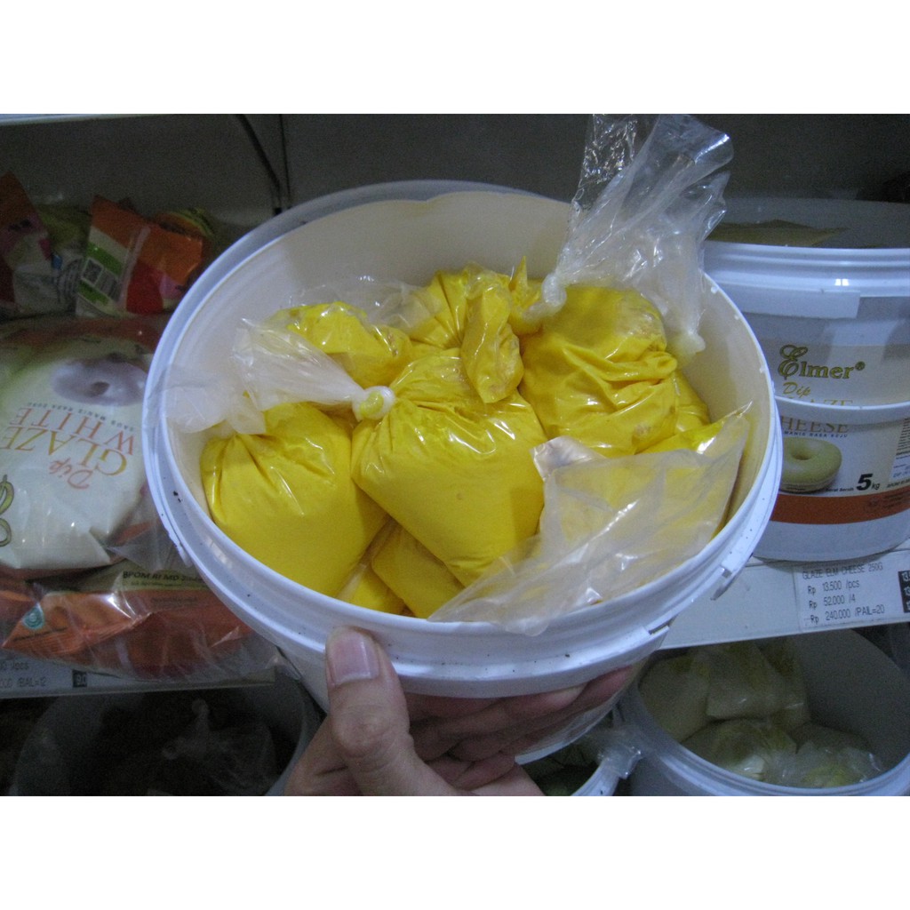 

DIP GLAZE ELMER BANANA CELUPAN DONAT 250gr