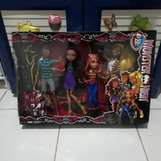 monster high a pack of trouble