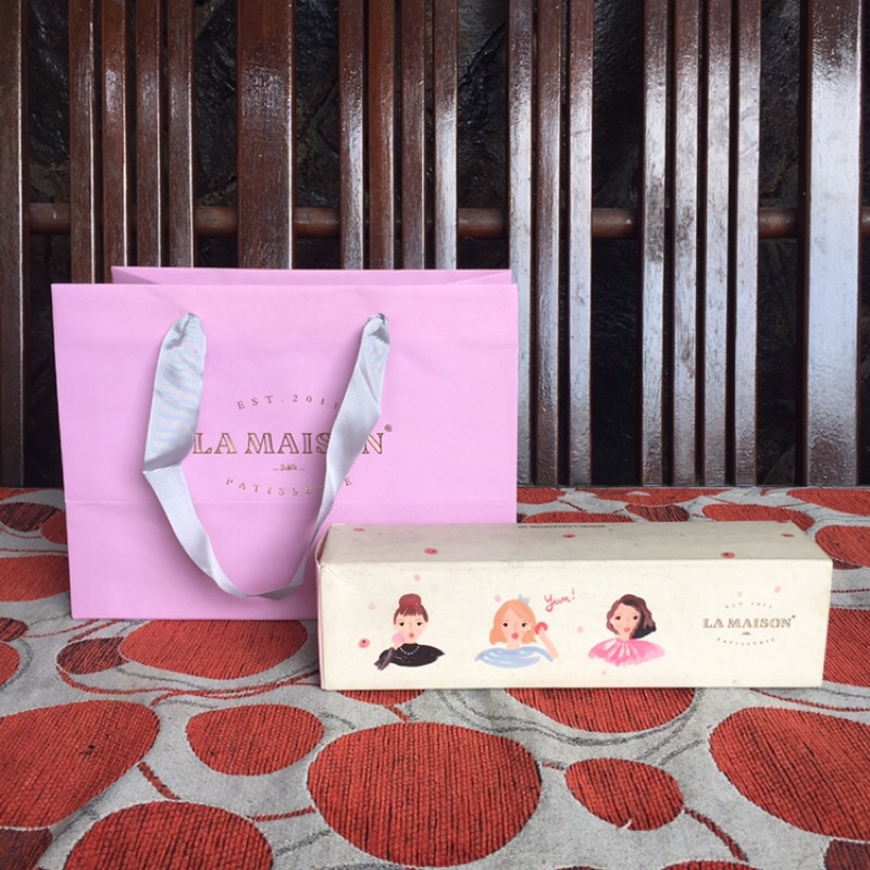 

paperbag la maison dan box macaron size s