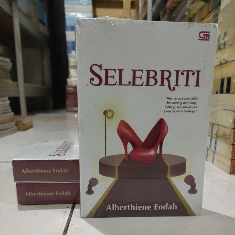 OBRAL NOVEL FANTASI / TIME RIDERS / THE TAKER / THE RECKONING / THE DESCENT / ORIGINAL #4A #14B-Selebriti