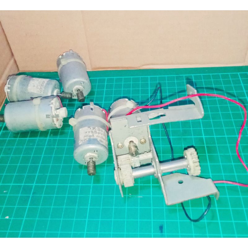 DC motor hosiden 21,6vdc -4000rpm