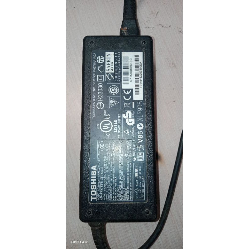 adaftor laptop thosiba ORI,