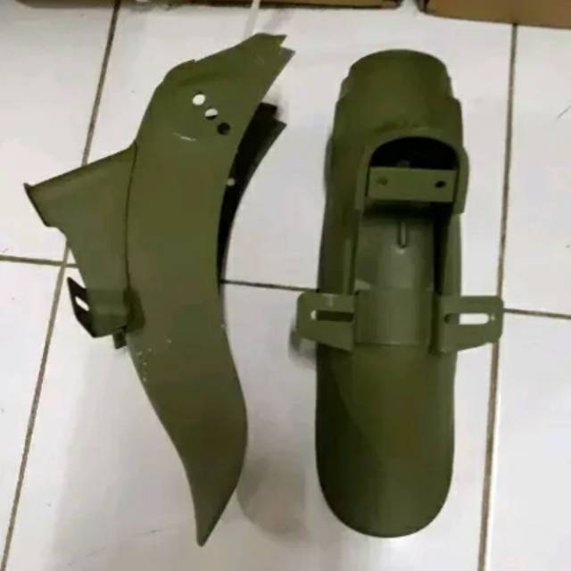 Selebor spakbor belakang honda c70