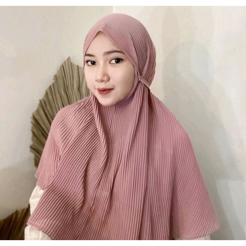 Hijab // Hijab Bergo //renda // plisket // cruty baby doll // premium hijab bergo //Hijab terlaris//