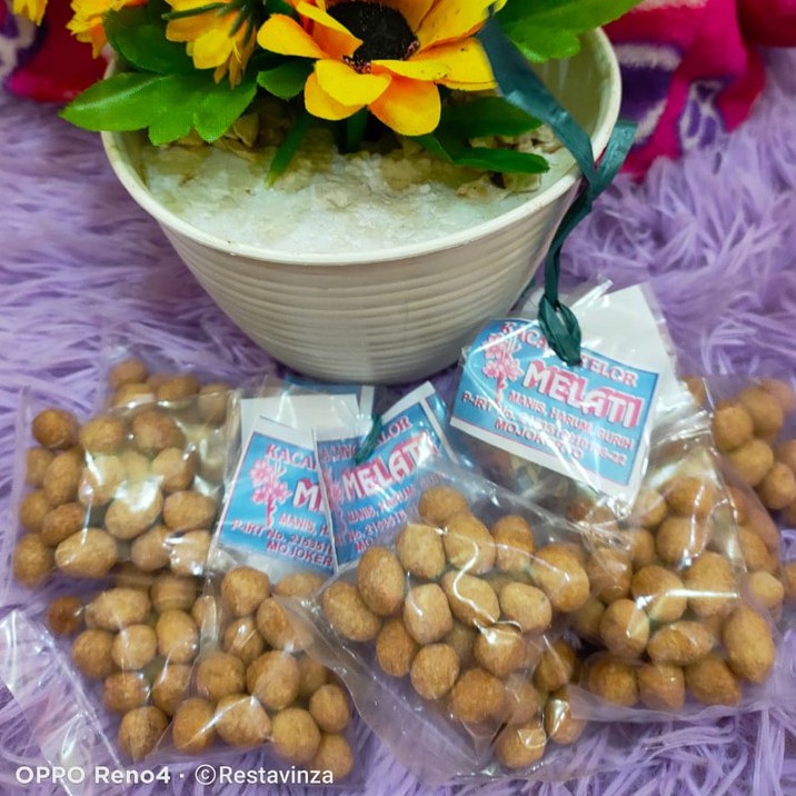 

Kacang Telur isi 10 Bungkus (1 Bendel)