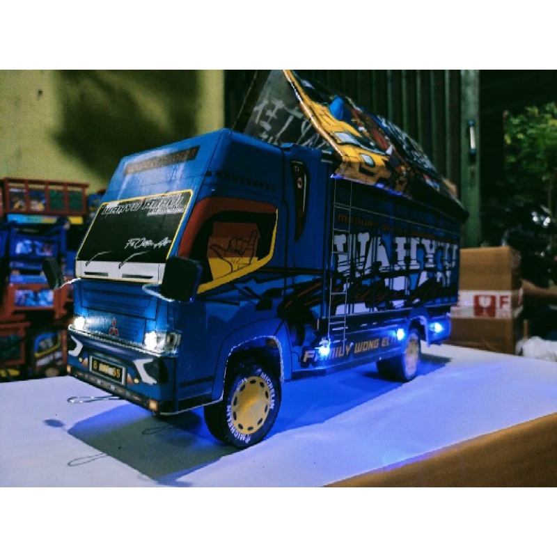 ( COD )miniatur truck oleng Wahyu abadi BISA CUSTOM FOTO DAN NAMA DI PINTU BELAKANG